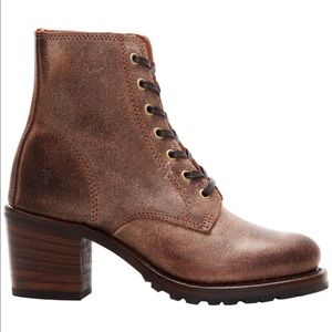 Frye Sabrina Combat Boots NWB